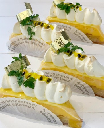 フルーティでトロピカルな酸味が特徴の地元八王子産のパッションをクリームとメレンゲに、マンゴーとライムが隠し味 価格:626円(税込)販売者:パティスリーメゾンドゥース パティスリーメゾンドゥース